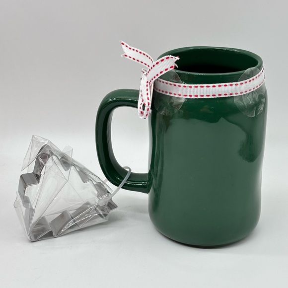 Rae Dunn CHRISTMAS CHEER Green Coffee Tea Mug with Christmas Tree Cookie Cutter - Picture 4 of 5